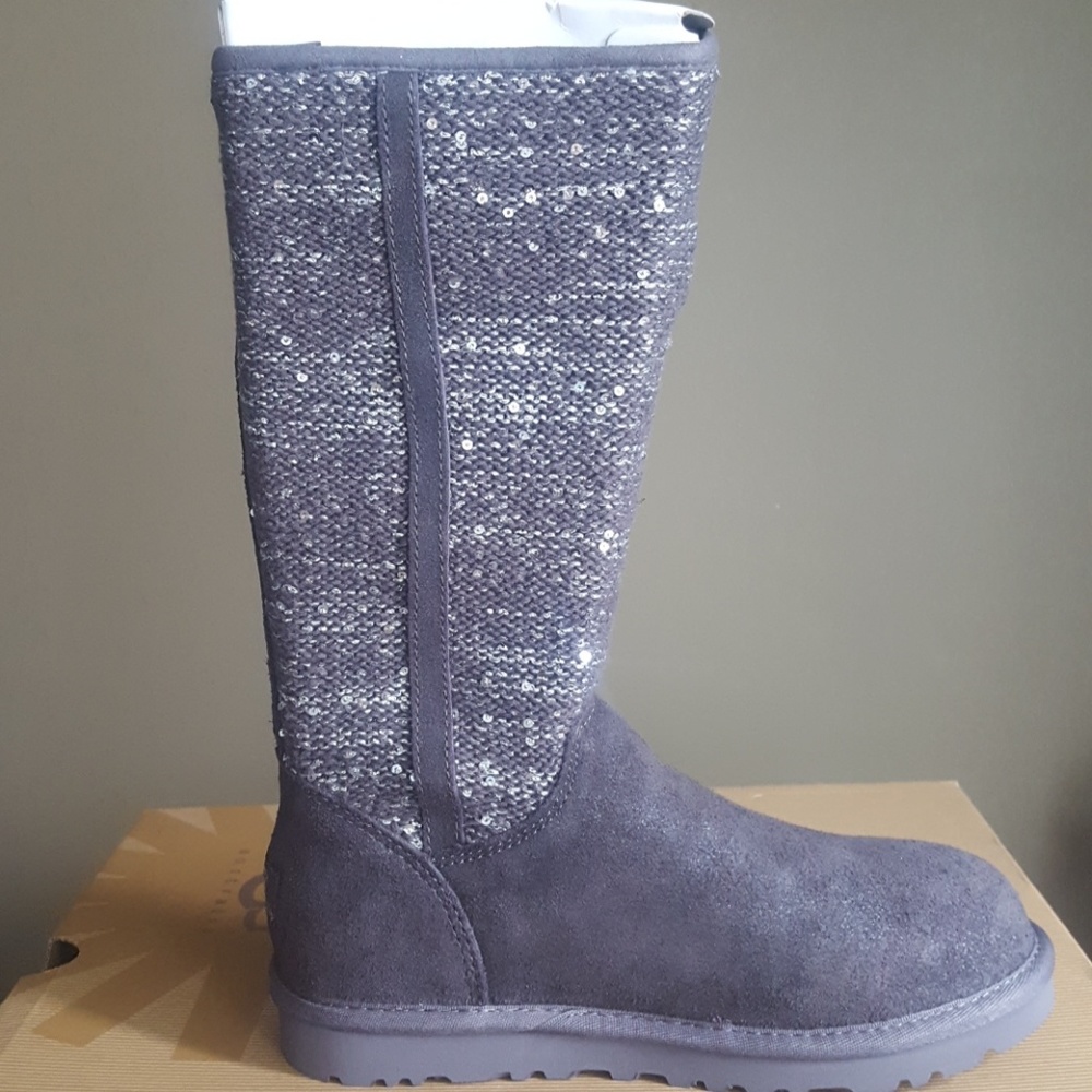 New in Box: UGG Camaya Boots